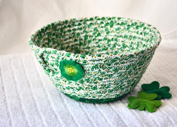 St. Patrick's Day Decor Basket, Irish Shamrock Candy Bowl, Handmade Green Shamrock Fruit Bowl,  Fun Bread Basket, Whimsical Gift Basket