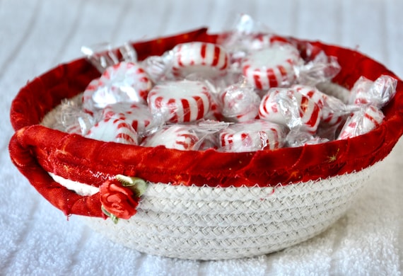 Red Christmas Candy Dish, Handmade Holiday Potpourri Holder or Key Basket or Pretty Change Coin Basket, Cute Ring Tray, Desk Accessory