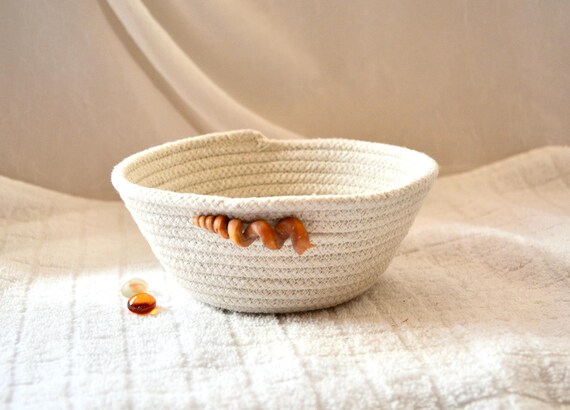 Coastal Shell  Basket, Candy Dish, Beach Shell Holder, 1 Handmade Rope Basket, Key Bowl, Small Ring Bowl, Cape Cod Shell Basket