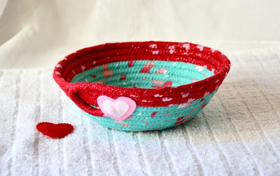 Valentine's Day Candy Bowl, 1 Handmade Heart Fabric Basket, Red Party Bowl, Cute Gift Basket, Small Potpourri Bowl, Heart Ring Dish