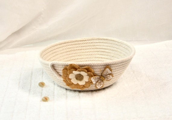 Summer Picnic Basket, Minimalist Coiled Rope Bowl, Butterfly Candy Basket, Handmade Bread Basket, Outdoor Patio Basket, Backyard Bowl