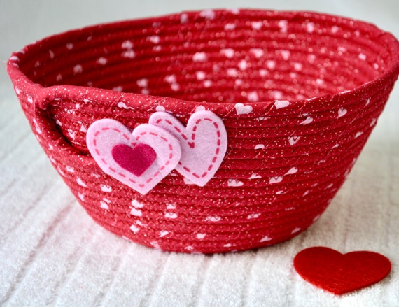 Valentine's Day Basket, Handmade Heart Basket, Red Party Bowl, Gift Basket, Cute Key Holder, Fruit Bowl, Napkin Bin, Valentine Card Bowl