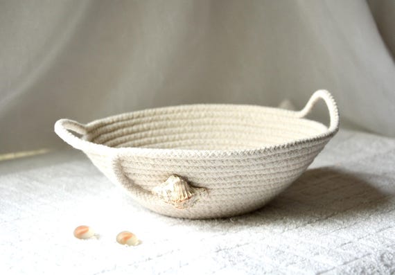 Coastal Candy Dish, Seashore Shell Rope Bowl, 1 Handmade Shell Holder, Minimalist Ring Bowl, Cape Cod Shell Basket, Beach Cottage Bowl
