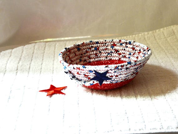 July 4th Candy Basket, Patriotic Party Bowl, Red White and Blue Decor Bowl, Outdoor Party Basket, Patio Decor, Handmade Fabric Rope Basket