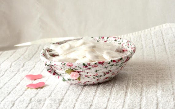 Country Cottage Rose Candy Bowl, Vintage Rose Bud Basket, Handmade Shabby Chic Fabric Bowl, Pink Victorian Floral Ring Dish, Small Rope Bowl