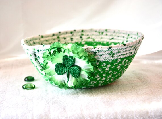 St. Patrick's Day Gift, Desk Accessory Bowl, Ring Dish, Handmade Potpourri Basket, Irish Shamrock Candy Dish, Change Holder, Key Bin