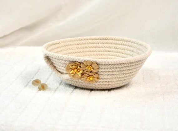 Country Rope Bowl, Handmade Clothesline Basket, Small Key Holder, Cottage Chic Candy Dish, Farmhouse Rustic Ring Dish, Minimalist Bowl