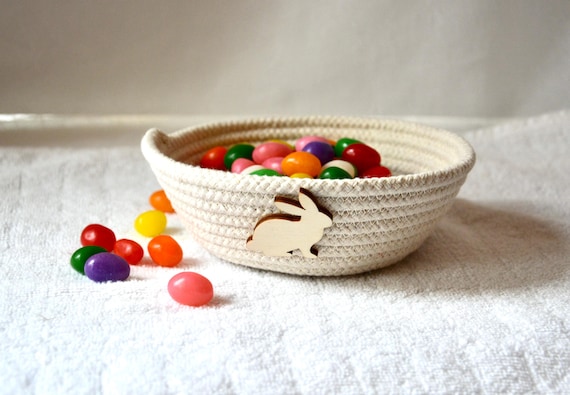 Bunny Candy Dish, Handmade Jelly Bean Holder, Fun Bunny Key Tray, Cute Farmhouse Gift Basket, Small Rope Bowl, Country Easter Basket
