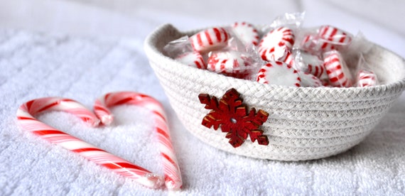 Rope Candy Bowl, Minimalist Key Bin, Desk Clip Bowl, Handmade Clothesline Basket, Fun Candy Dish, Ring Tray, Cute Gift Basket