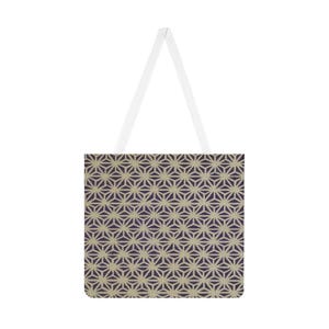 Könnte beinhalten: Eine Tragetasche mit einem geometrischen Sternmuster in Beige und Dunkelviolett. Die Tasche hat weiße Träger. Das Design der Tasche ist ein sich wiederholendes Muster.