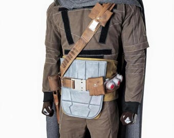 Din Djarin Mandalorian Cosplay Costume | Star Wars Beskar Bounty Hunter Outfit with Leather Belt | Wool Cape