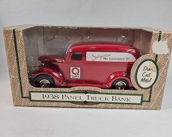 Ertl 12cm Long Diecast 2824VR - 1938 Chevrolet Panel Truck
