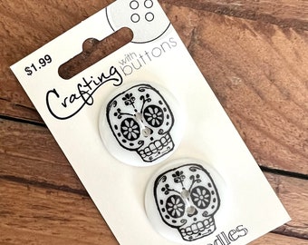 White & Black Skull Buttons (Set of 2) 1 inch - Crafting, Sewing Notions, Clothing, DIY, Halloween Supplies, Artwork, Skull Heads, Button