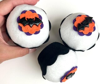 Halloween Bat Small Felt Cupcake - Halloween Party, Favors, Haunted House, Teacher Gift, Spooky, Fall Decor, Gifts, Pin Cushion, Kids Room