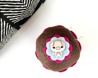 Pig Felt Cupcake Pin Cushion: Decorative Home Decoration, Birthday Gift, Animal Party