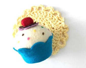 Handmade Vanilla Sprinkled Felt Cupcake Gift - Soft Kids Room Birthday - Party Decorations Favors -Play Food Cake Stand Dessert Kitchen Toy