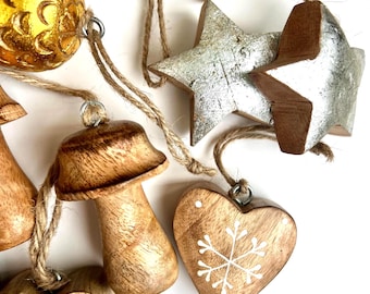 Wood Ornament Home Decoration: Set of 2, Chunky Farmhouse, Holiday Gift, Hearts, Mushrooms, Stars, Acorns