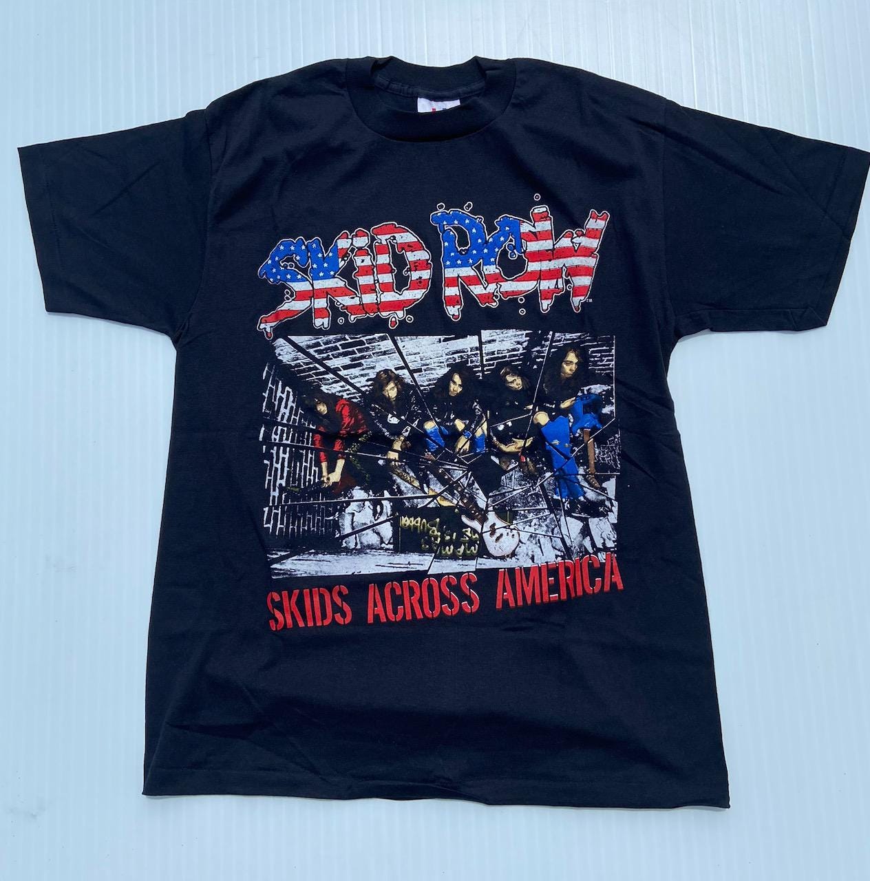 新品 HOLOUBEK USA ビンテージ SKID ROW Tシャツ XL 新品 HOLOUBEK USA ビンテージ SKID ROW Tシャツ XL