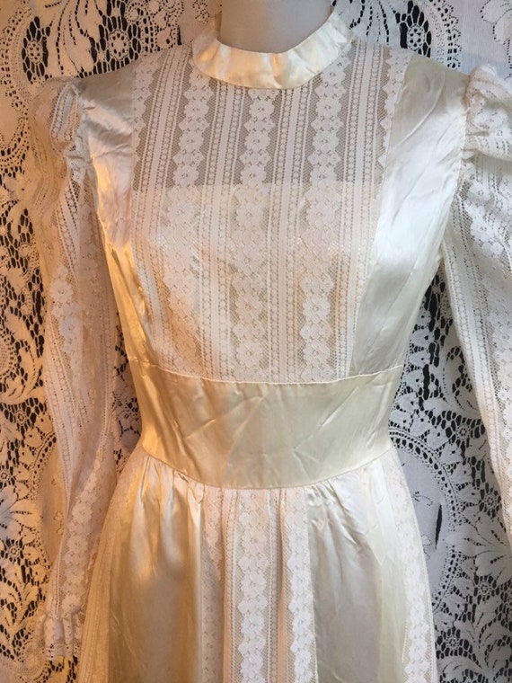 Vintage 70s country style Wedding Dress off white… - image 1