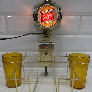 Vintage 1972 Schlitz Beer Light Sign W Glass Holder & Tumblers– Mount Bar Lamp