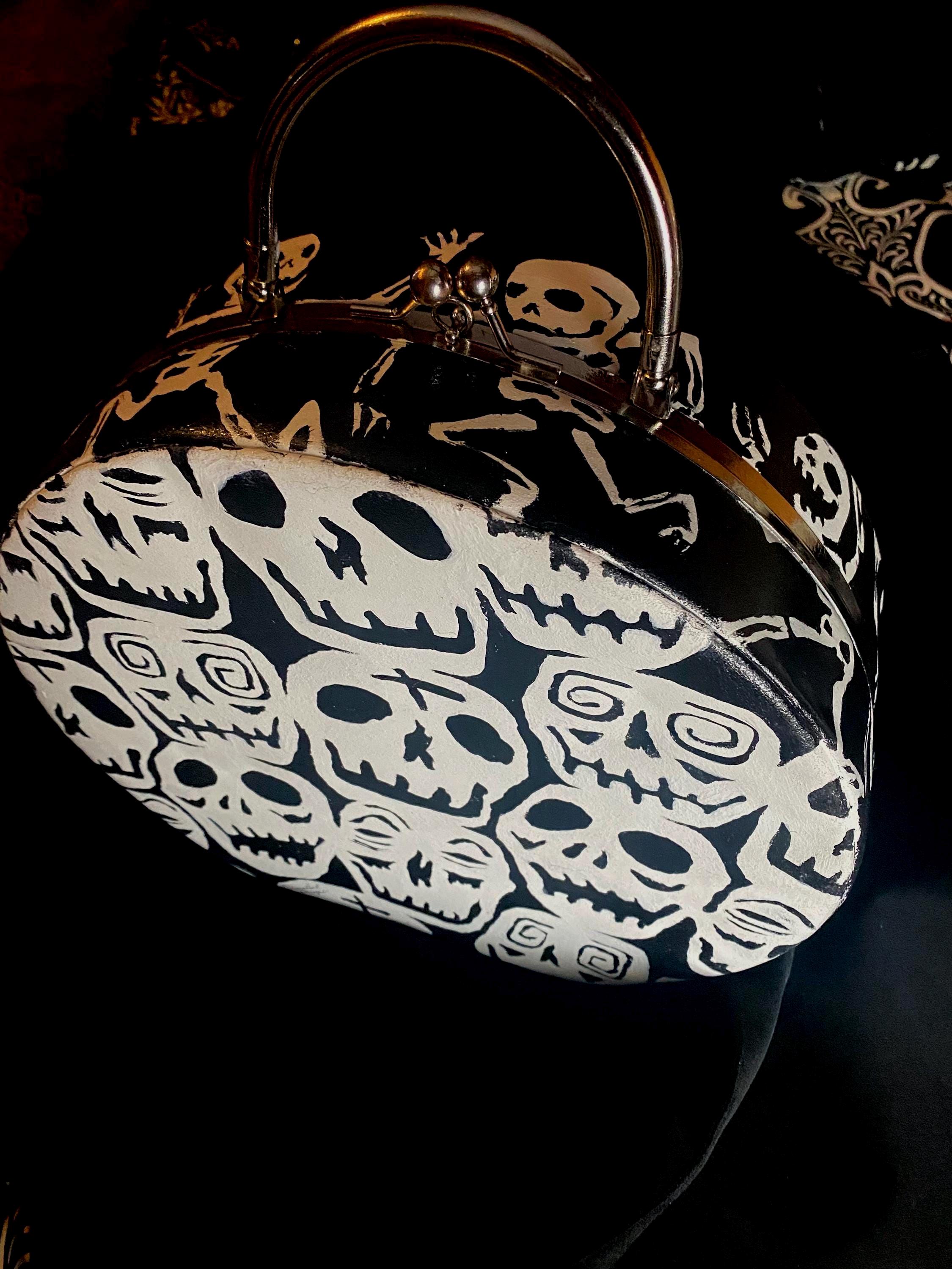 まりcハンドメイド Desperately Seeking Susan Inspired Skulls Voodoo Hard Case (made
