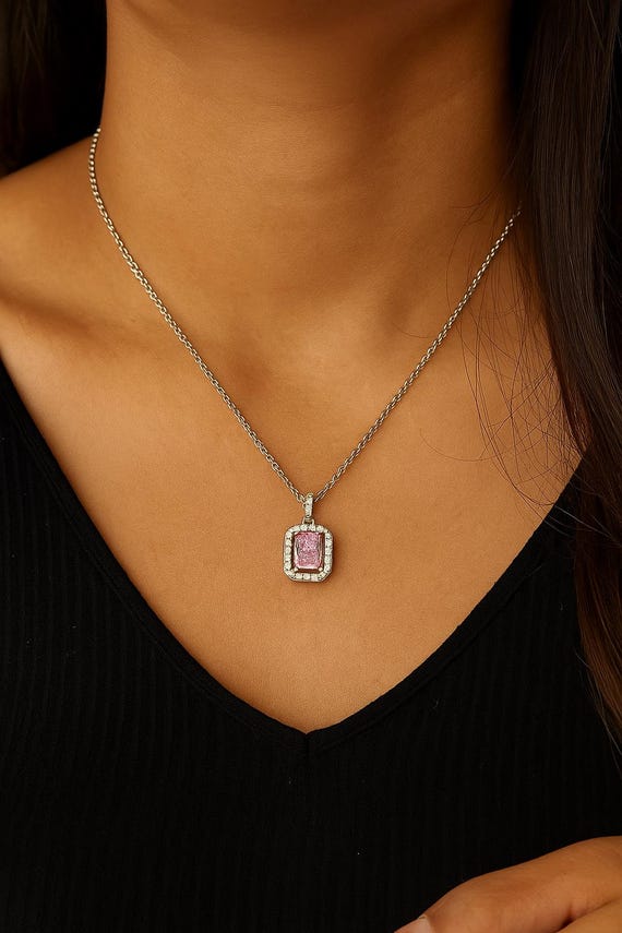 エメラルドカット ピンク CZ スターリングシルバー ハローペンダント 