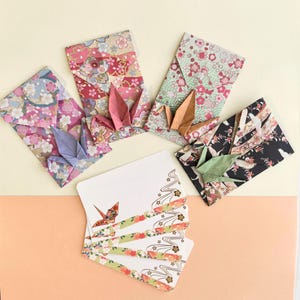 Juego de sobres de grulla de origami hechos a mano / 4 mini sobres y tarjetas de mensaje / Regalo de papel japonés con pegatinas adicionales