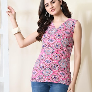 Rose Print V-Neck Tank Top: Elegant Sleeveless Floral Blouse