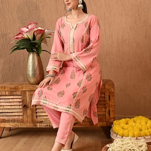 Conjunto de pantalón kurta pakistaní rosa bebé: conjunto de encaje con espejo y estampado étnico