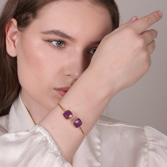 Dua アメジスト ゴールドメッキ バングル | 女性とパーティーウェアの 