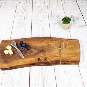 Personalized Walnut Charcuterie Board - Cheese Board Gift - Custom Laser Engraving - Wedding Gift - Engagement Gift