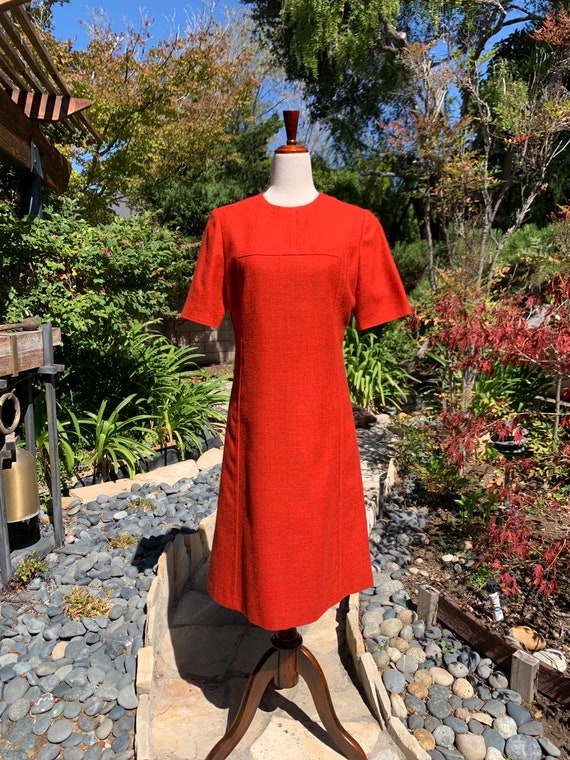 1970's Spectacular Shift Dress - image 2