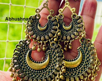 Dichiarazione di design in oro antico Orecchini Jhumka Orecchini tradizionali Gioielli indiani Orecchini Polki Gioielli da sposa Gioielli da tempio - Italia