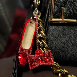 Dorothys ruby slippers and bow purse charm keychain the wizard of oz