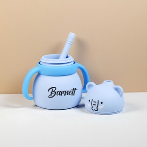 カスタムシリコンカップ、名前刻印入りシリコンストローシッピーカップ、幼児用カップ、ストロー付きベビータンブラー、パーソナライズされたベビーギフト、新米ママへのギフト