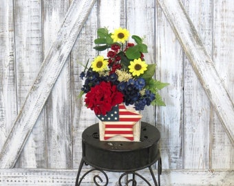 Summer Patriotic Arrangement, Summer Hostess Gift, Small Patriotic Arrangement, Summer Desk Decor, Shelf Decor, Geranium and Sunflower Decor