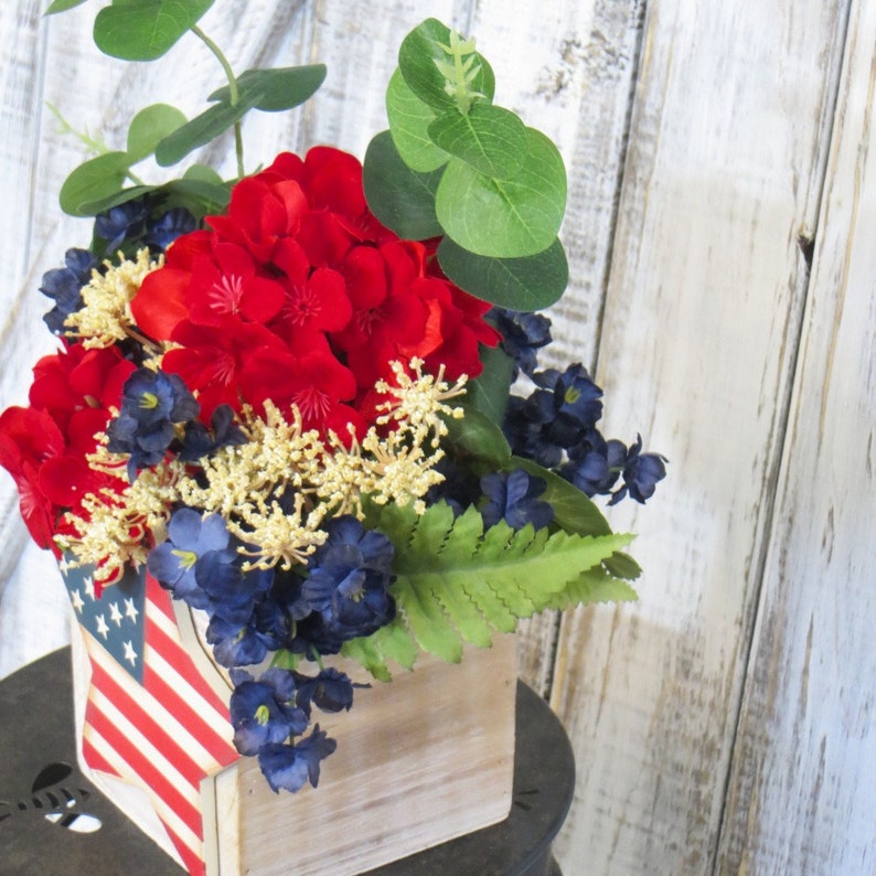 Summer Floral Arrangement, Patriotic Decor, Small Shelf Arrangement, Decor For Desk, Summer Hostess Gift, Rustic Americana Decor image 3