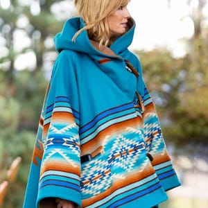 Yellowstone Beth Dutton style blue hooded poncho coat – Kelly Reilly women outfit