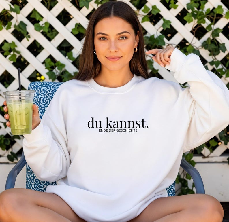 You can find sweaters, statement sweatshirts, sweaters with sayings, positive mindset, minimalist, gifts for friends, positive vibes, sweaters Weiß