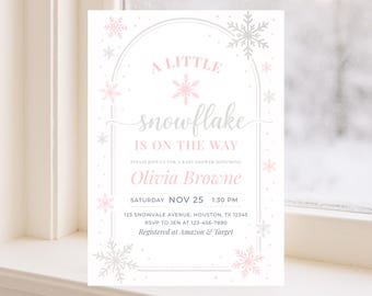 Könnte beinhalten: Eine Babyparty-Einladung mit Winterthema. Die Einladung zeigt den Text "A Little Snowflake is on the Way" in Rosa und Grau. Die Einladung enthält den Namen Olivia Browne, Datum, Uhrzeit und Adresse.