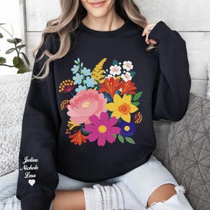 Custom Birth Month Flower Bouquet Sweatshirt, Personalized Gift For Mom, Grandma Garden Gift, Mothers Day Gift, Mama Shirt