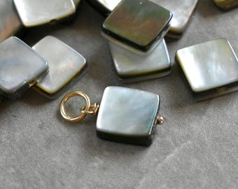 Colgante de joyería de concha tahitiana blanca y gris oscuro - Engaste de alambre en oro de 14k, dije para arete de plata