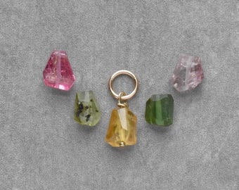 MD - Pulsera con dije de turmalina natural y colgante - Pendientes de aro pequeños de alambre para manualidades - Mezcla y combina - Piedra mineral de cristal auténtico