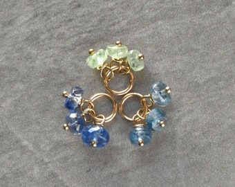 Tiny Trio Cluster - Joyería de cianita verde, azul y verde azulado - Gota de encanto de piedra envuelta en alambre - Plata, oro, oro rosa - Joyería delicada para ella