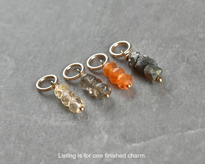 Winziger Trio Stapel - Kleiner Stein Anhänger für Armband Schmuck Handgemacht - Orange Karneol - Katzengold Pyrit Nugget - Citrin - Rauchquarz Bild 2