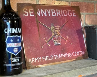 Letrero del Centro de Entrenamiento del Ejército de Sennybridge: Arte de pared de metal vintage con óxido auténtico