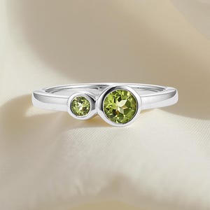 Peridot Toi et Moi Ring: Sterling Silver August Birthstone Jewelry