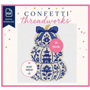 Peut inclure: Un modèle de point de croix numérique intitulé Confetti Threadworks représentant une citrouille avec un nœud bleu, une pagode bleue et des motifs floraux sur une grille blanche. Le design inclut les mentions 18 Mesh et Instant Download.