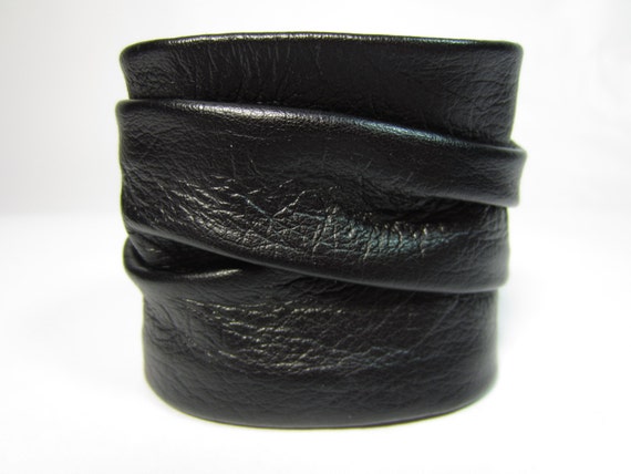 Tory Burch Leather Wrap Bracelet | Leather wrap bracelet, Brown leather  wrap bracelet, Wrap bracelet