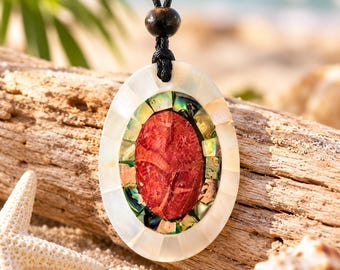 Muschelkette mit Perlmutt & roter Schaumkoralle – handgefertigter Boho Anhänger mit verstellbarem Stoffband
